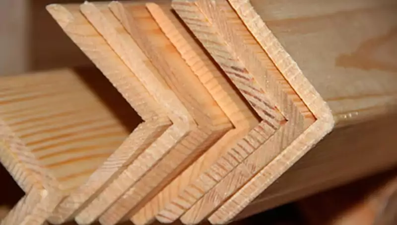 Уголки деревянные