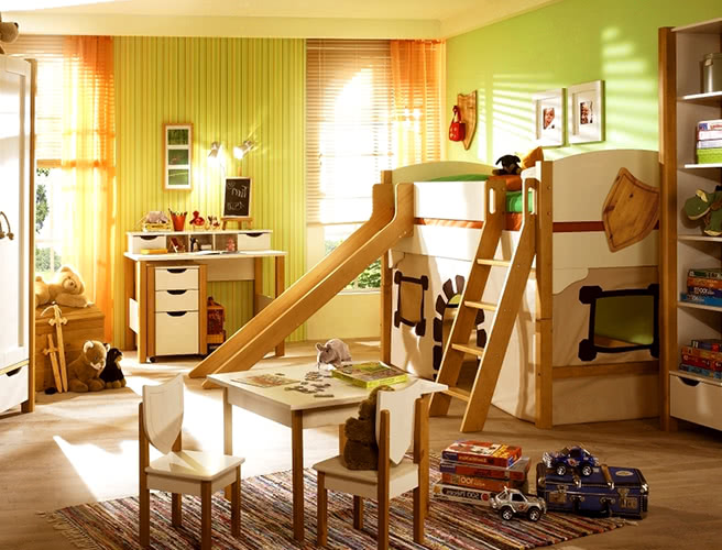 Детская комната из дерева